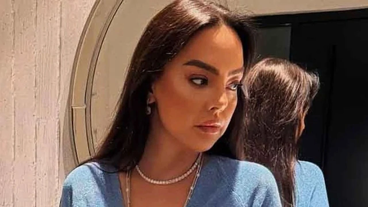 Ebru Gündeş’in tek karelik paylaşımı olay oldu: Üzerindeki takıların değeri şaşkına çevirdi