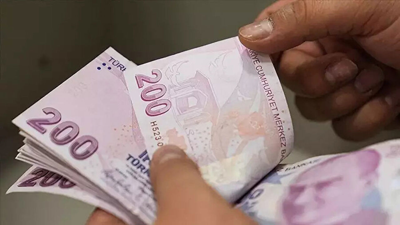 Bankalar el ele verdi, 100 bin TL kredi dönemi başladı