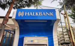 Halkbank ve PTT’den emekli maaşı alanlar: Para verilecek